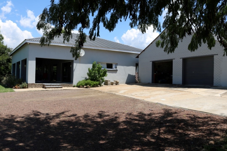 7 Bedroom Property for Sale in Metsimaholo Free State